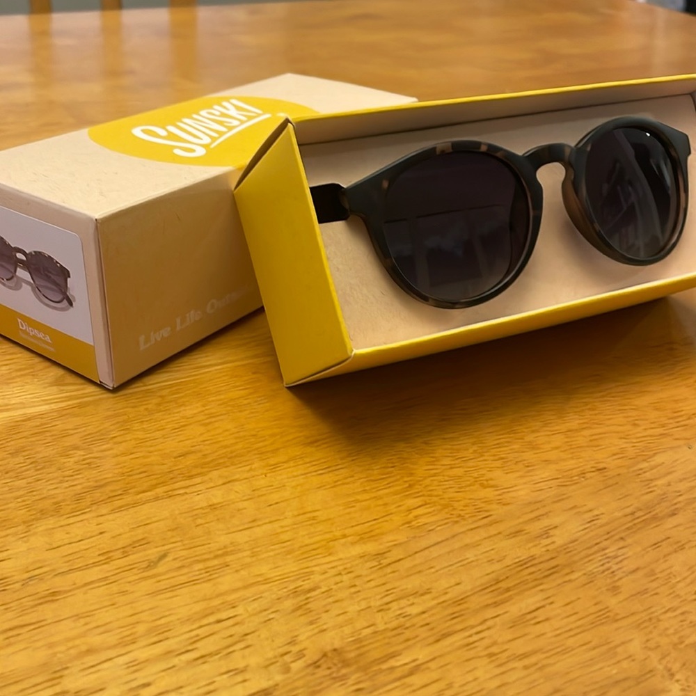 Sunski Dipsea Sunglasses - Tortoise Ocean - gently used